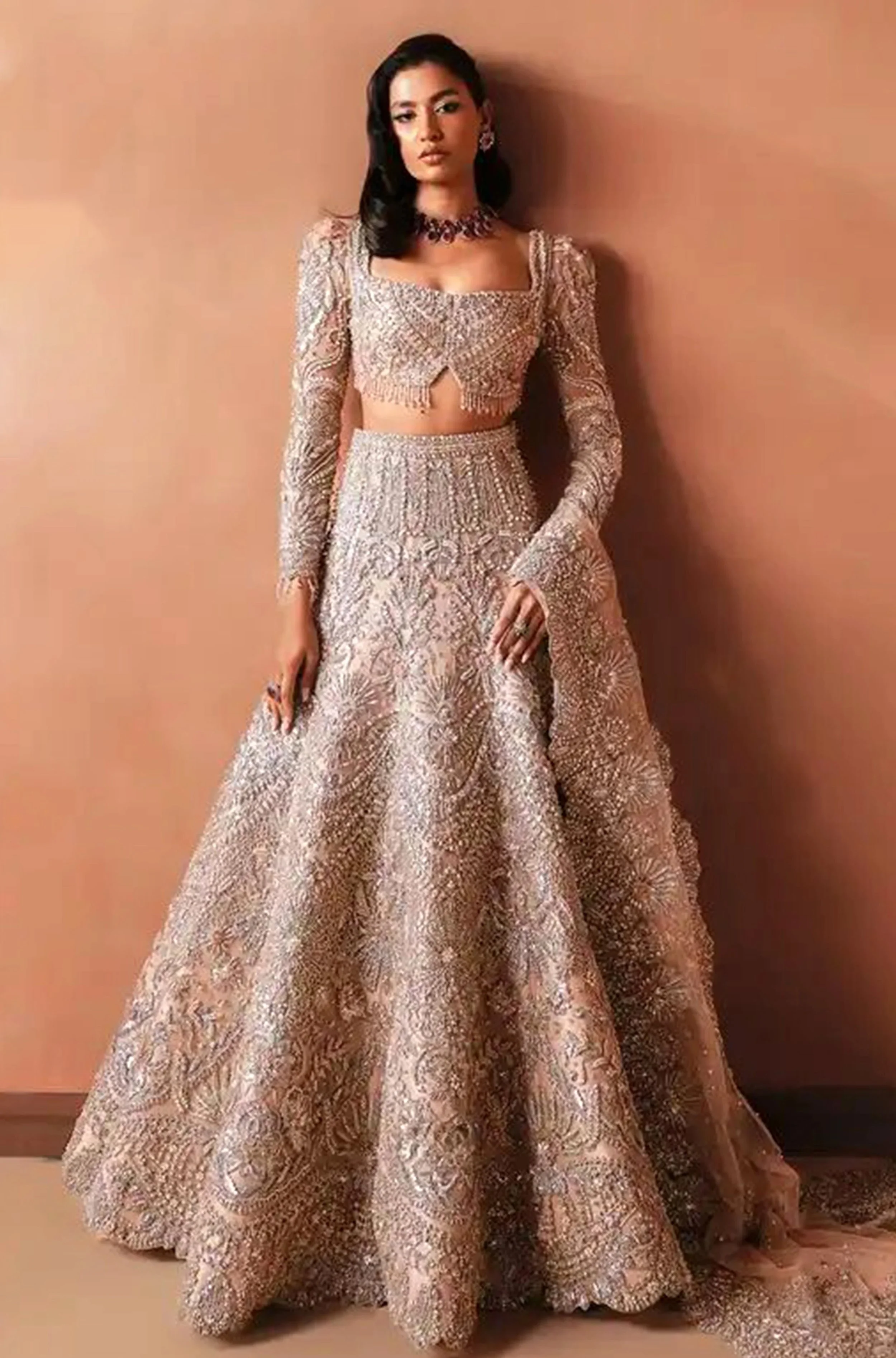 Pakistani Green Bridal Dress | Elegant 16 Panel Wedding Wear-Cl Luxury Designer Wear Pakistani Salwar Kameez.