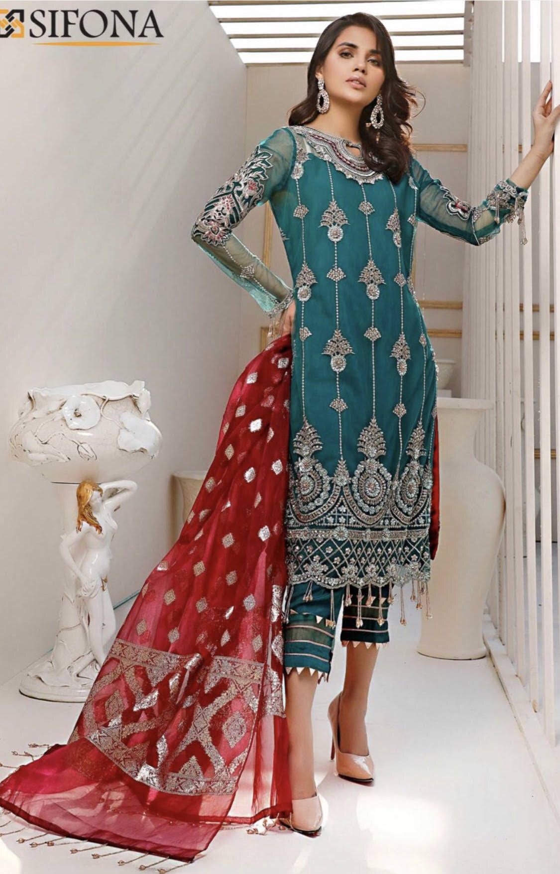 Pakistani Salwar Kameez-1.jpg