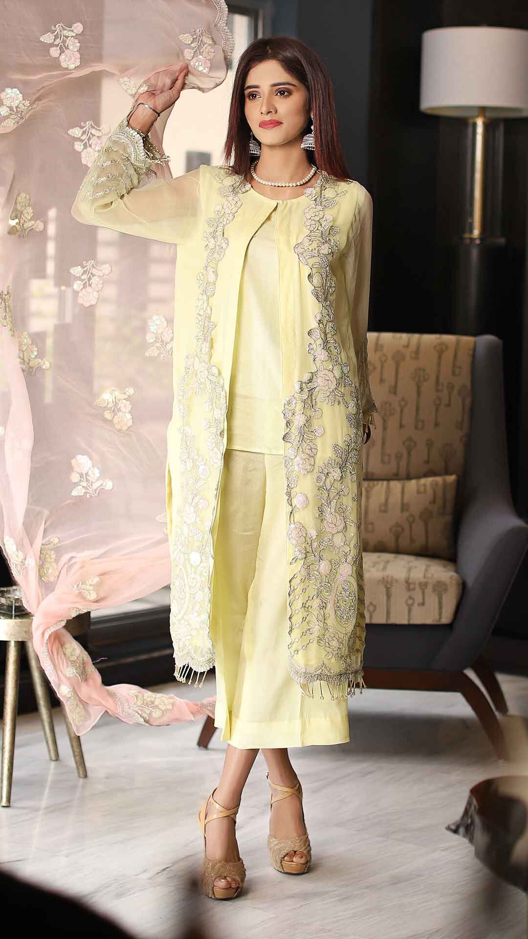 Summer Dress Designs Pakistani For Girls/ Short Frock Designs 2022 / Pakistani  Short Frocks In Lawn - YouTube