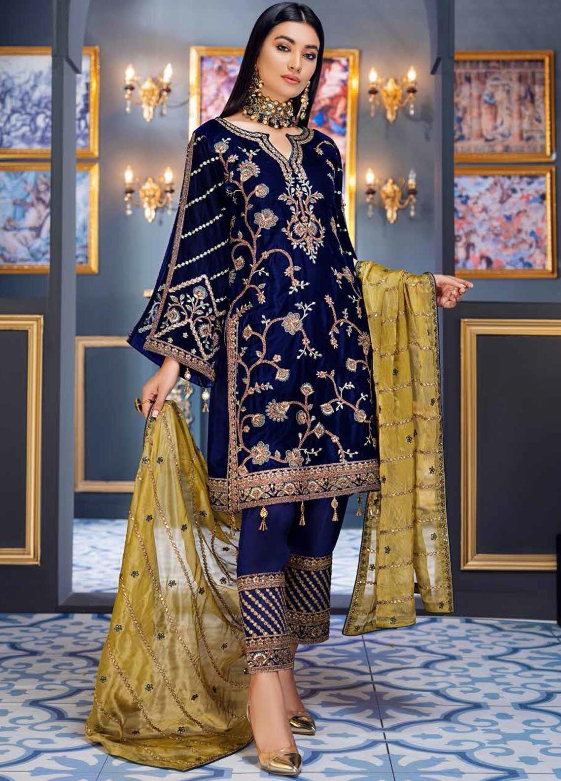 emaan-adeel-makhmal-luxury-velvet-edition-2020-ea20m-08-_1__1.jpg