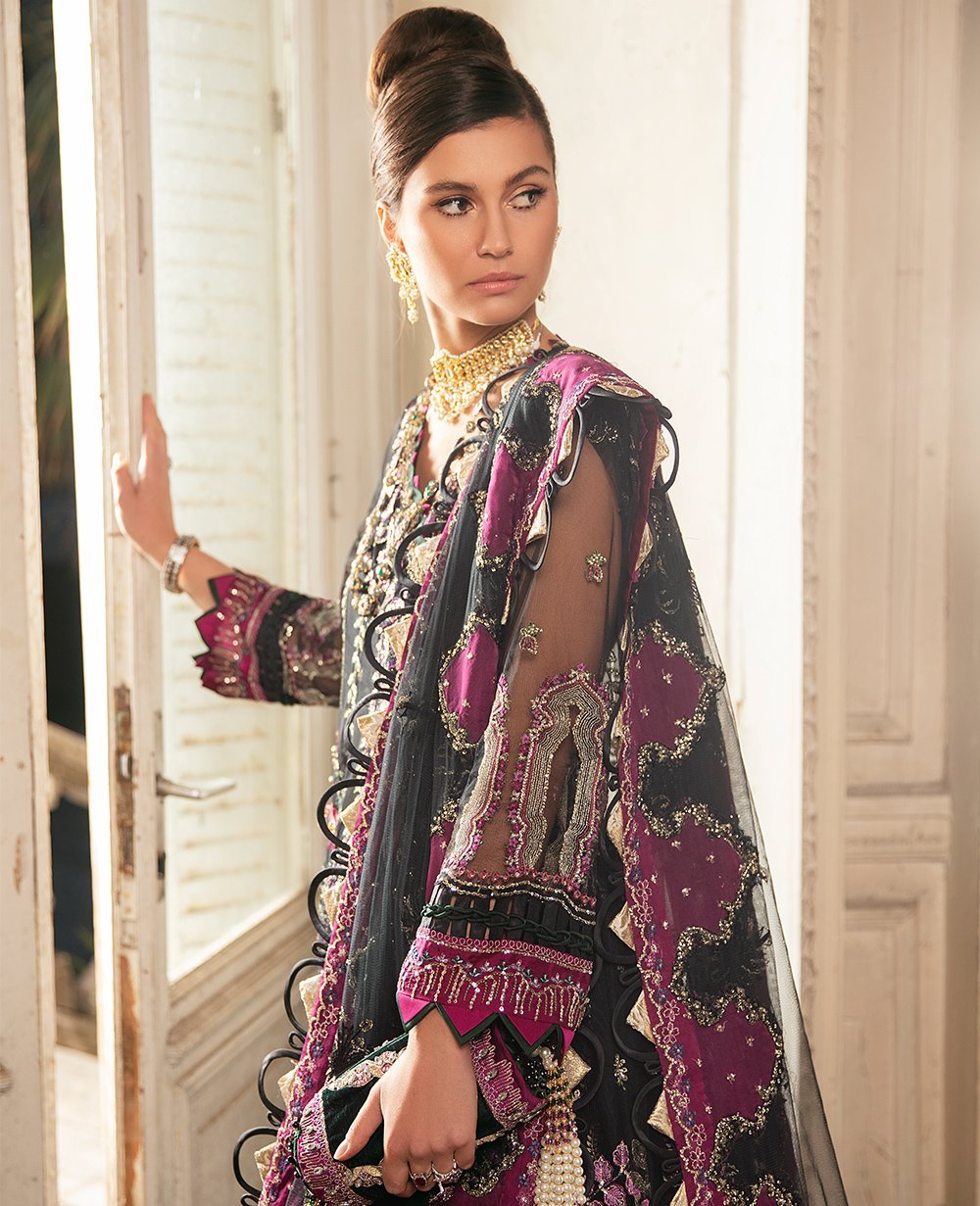 Pakistani Salwar Kameez.jpeg