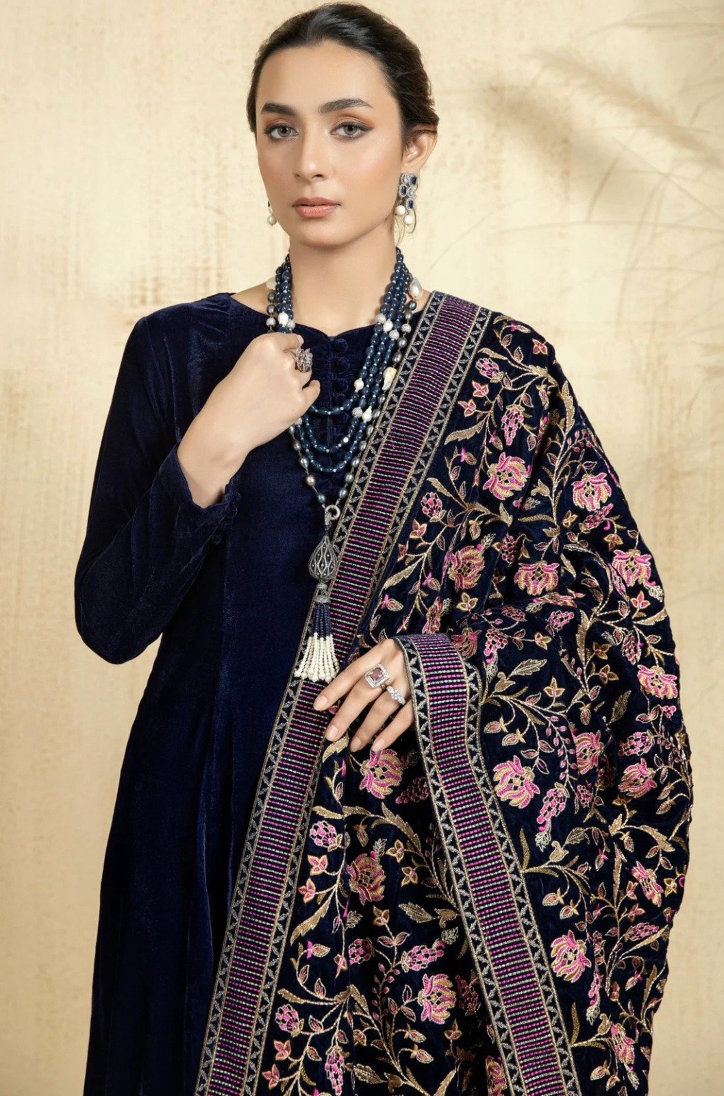 MOHAGNI MVS- 25 VELVET EMBROIDERED SHAWL | Latest Pakistani Punjabi Suits Salwar Kameez Designer Wear