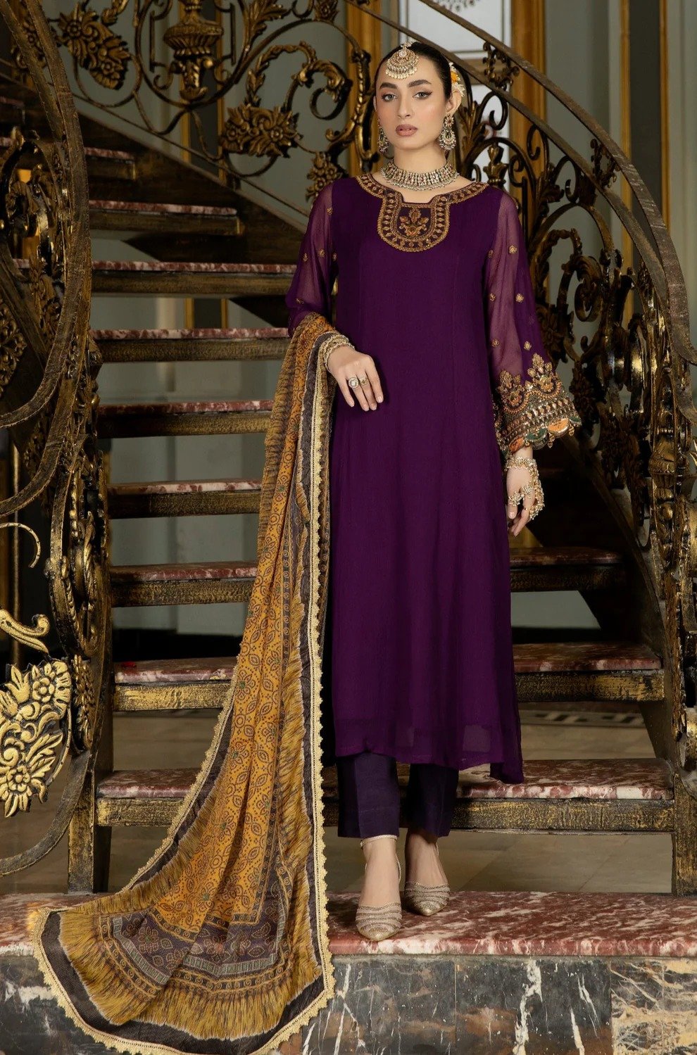 Salwar Suit Pakistani Suits Online That Will Make You Stand Out