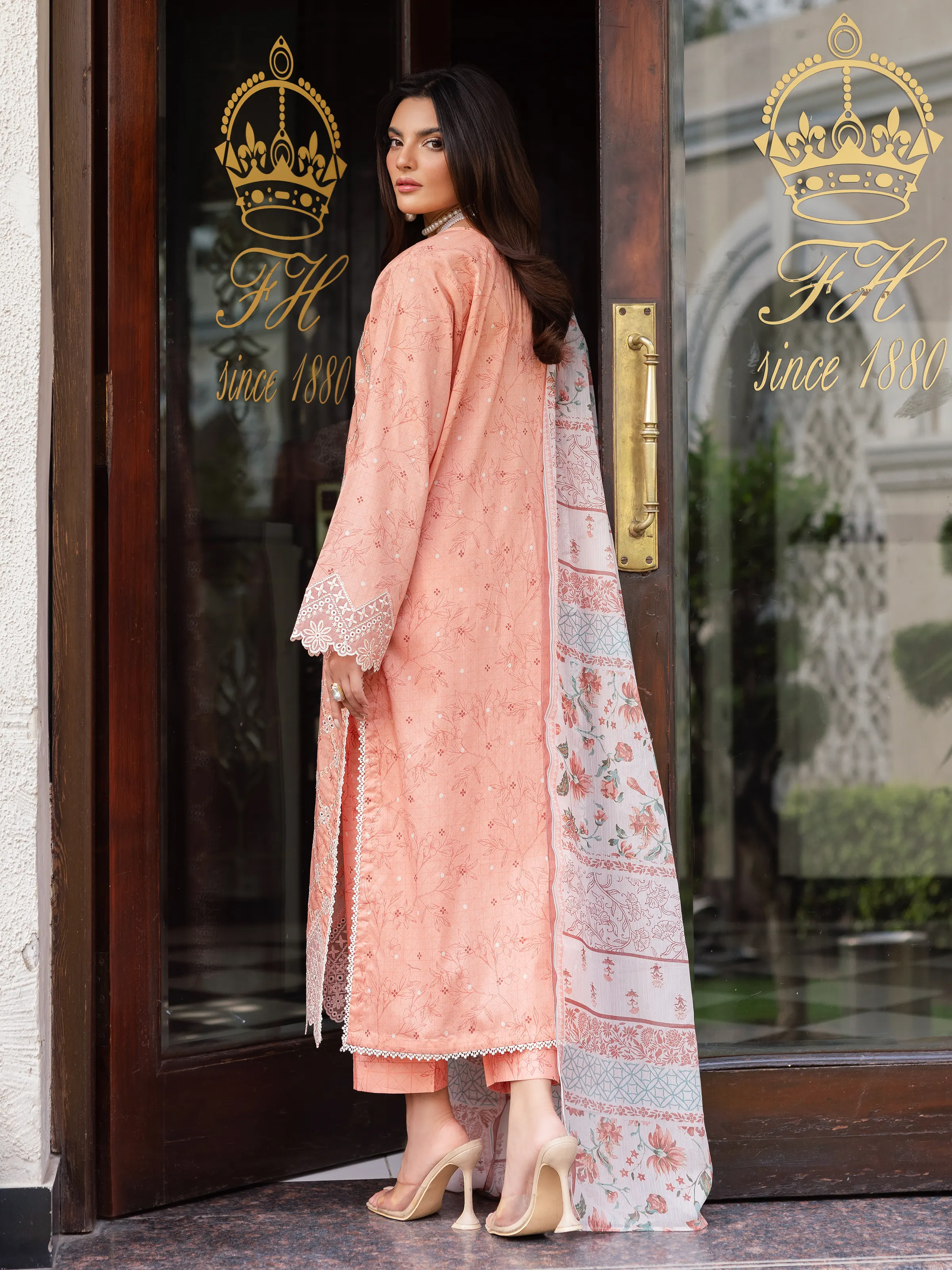 25_W_WomanUnStitched_EWU5V1-31400-3P_3_885929b0-6d9d-44f1-9744-1b11742dd357.jpg
