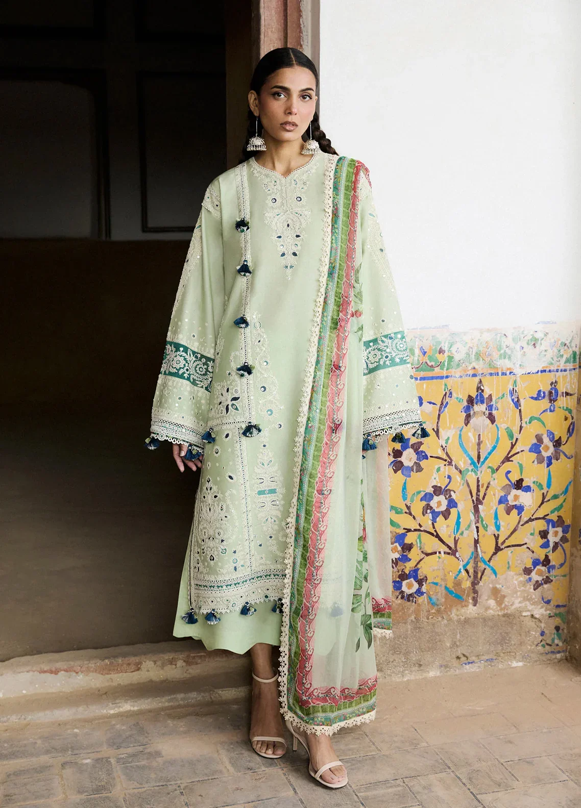 __Embroidered_Lawn_3_Piece_Unstitched_Suit_HR26ZSS_D-NANE_1.webp