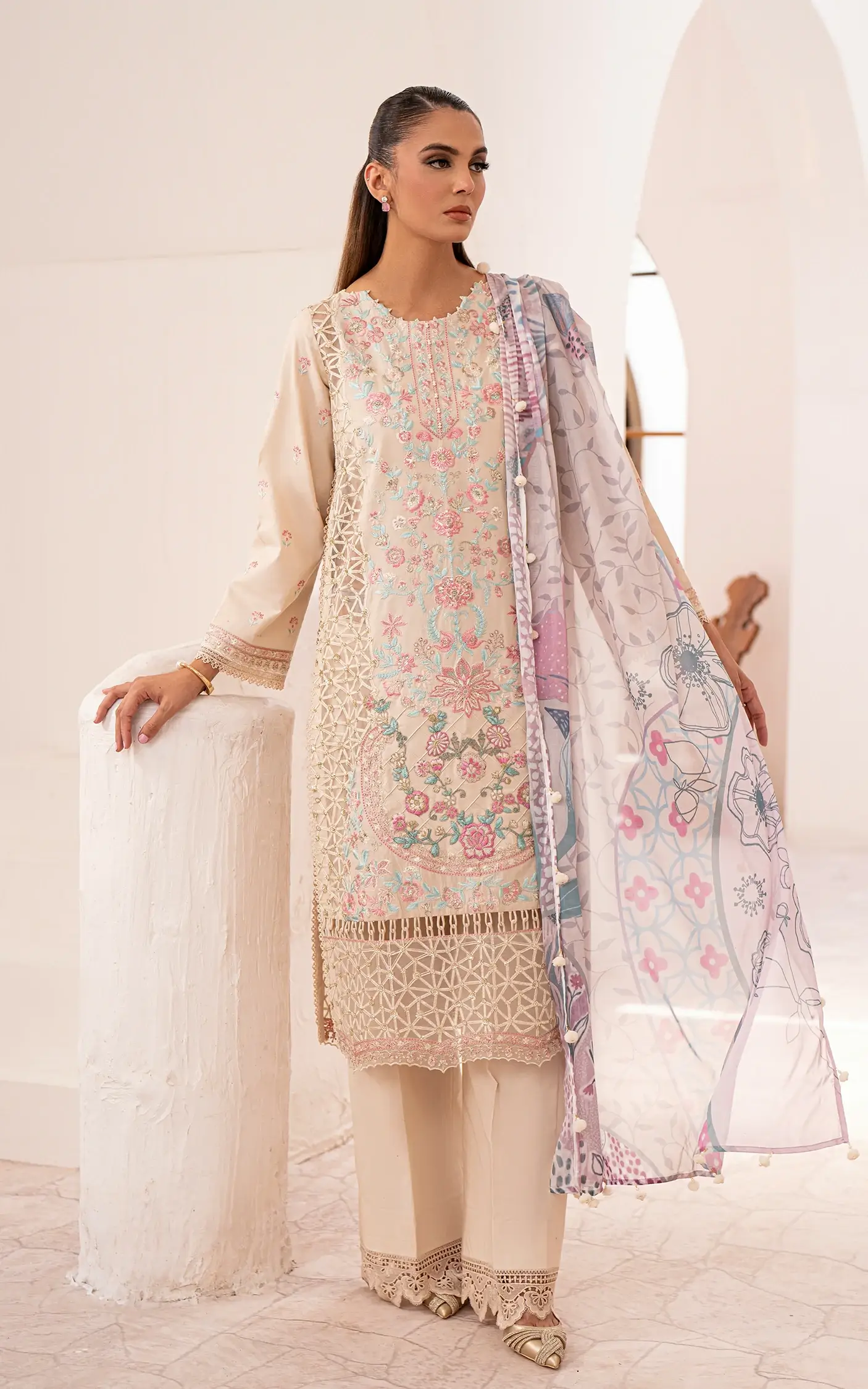 Pakistani Suits Ivory Bloom-(LEL25-04) _EEL-85 Luxury Collection | Latest Pakistani Punjabi Suits and Salwar Kameez Designer Wear.