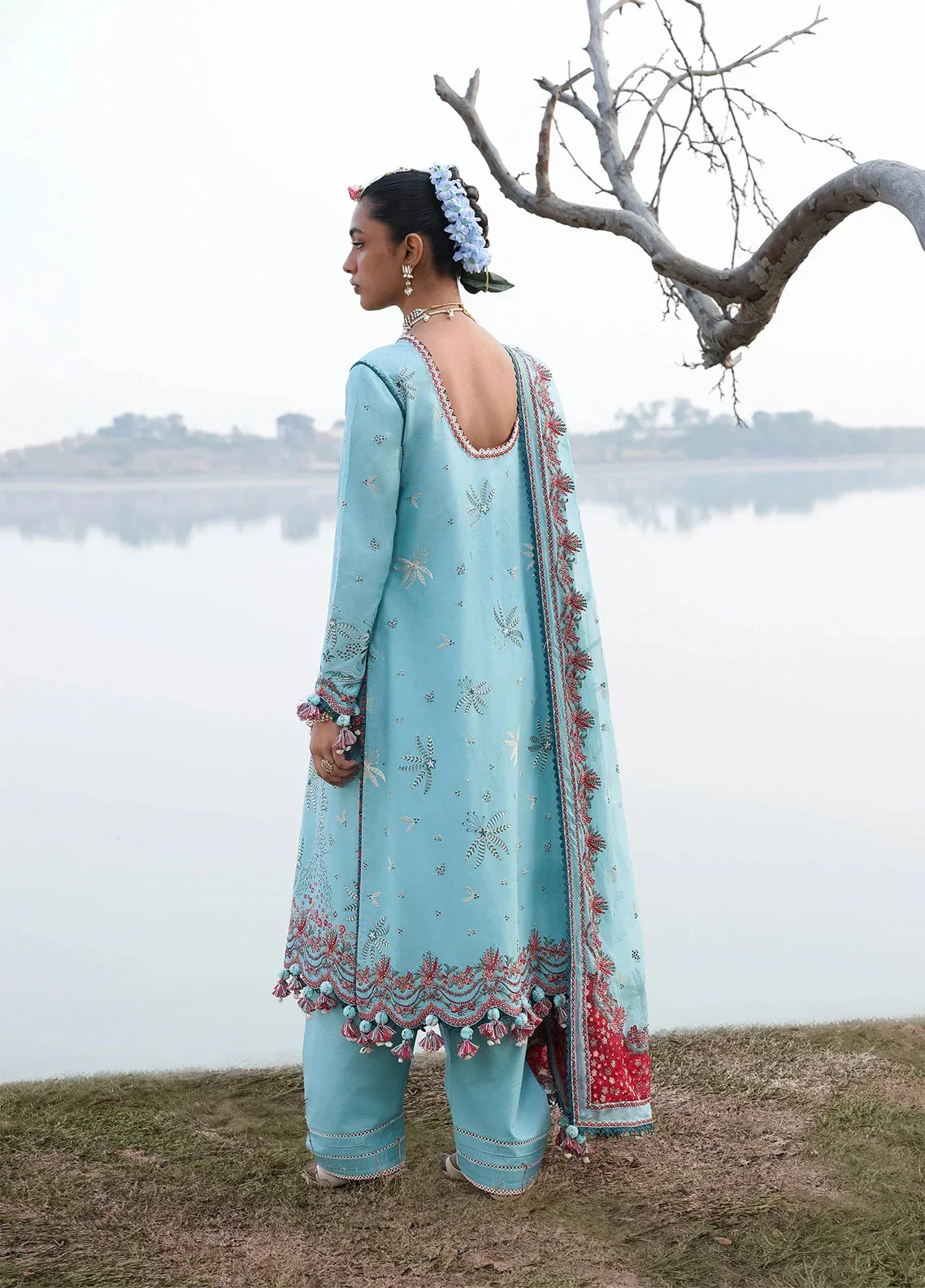Kalabagh_By_Hussain_Rehar_Luxury_Embroidered_Lawn_3_Piece_Unstitched_Suit_HR26KB_D-12_SEPHER_2_5b668b7f-847c-4d88-831e-24d81dee0192 (2).webp