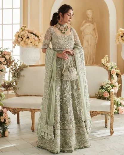 pakistanidesignerdresses-1708543935171_5281bf42-ca92-4819-80d3-142f61199803.jpg