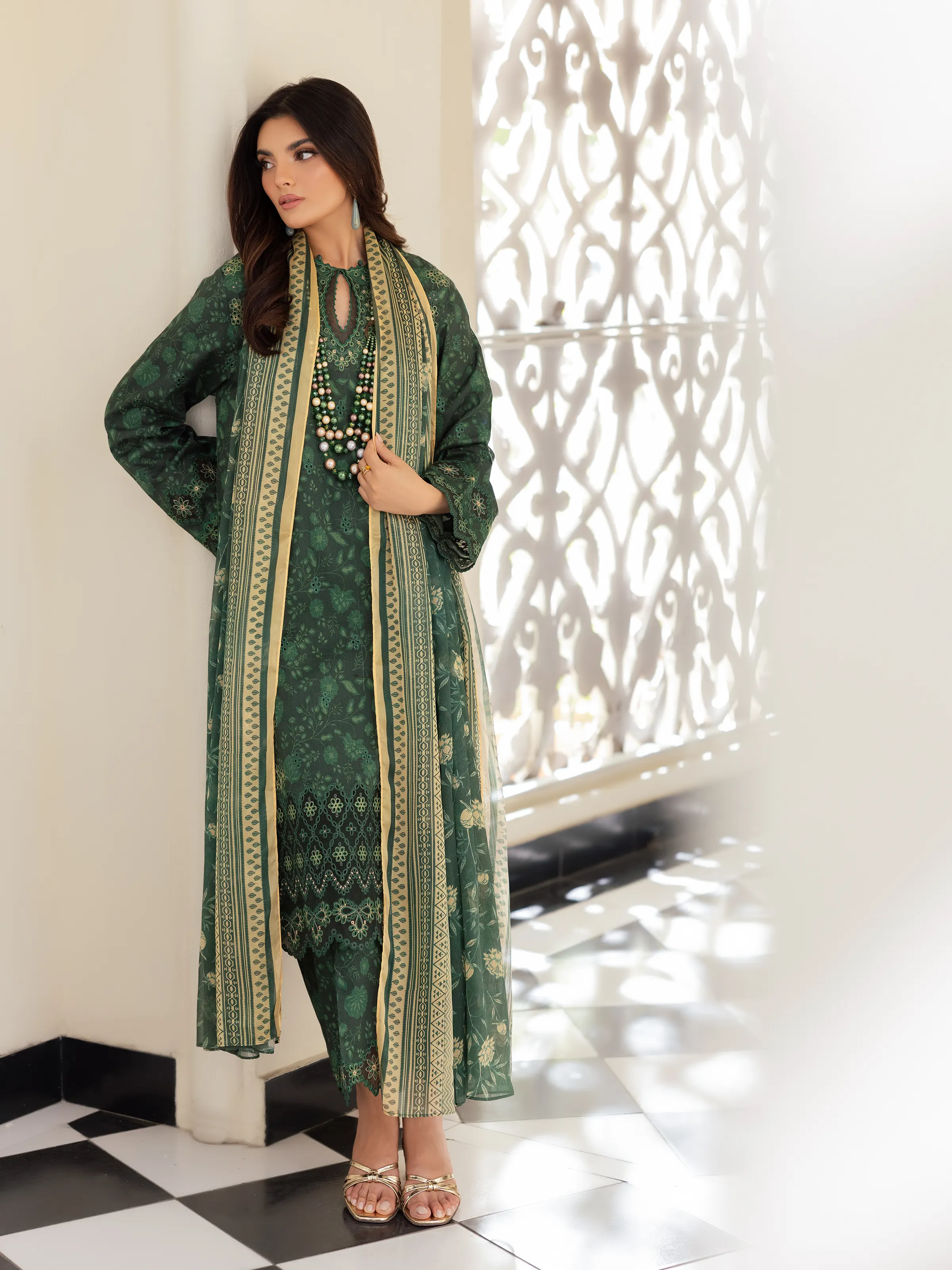 25_W_WomanUnStitched_EWU5V1-31414-3P_4.jpg