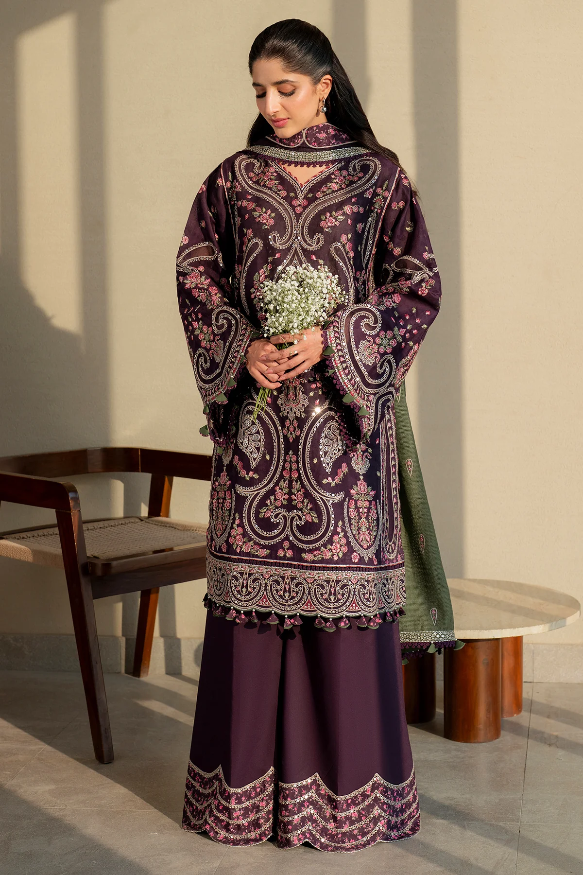Pakistani Embroidered Luxury Lawn SL25-D6 Unstitched Suit | Latest Pakistani Salwar Kameez Punjabi Suit Designer Wear.