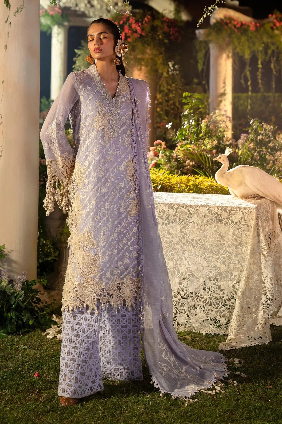 sana-safinaz-stitched-3-piece-embroidered-suit-ss24ul-10b-luxury-collection-1_1800x1800.jpeg
