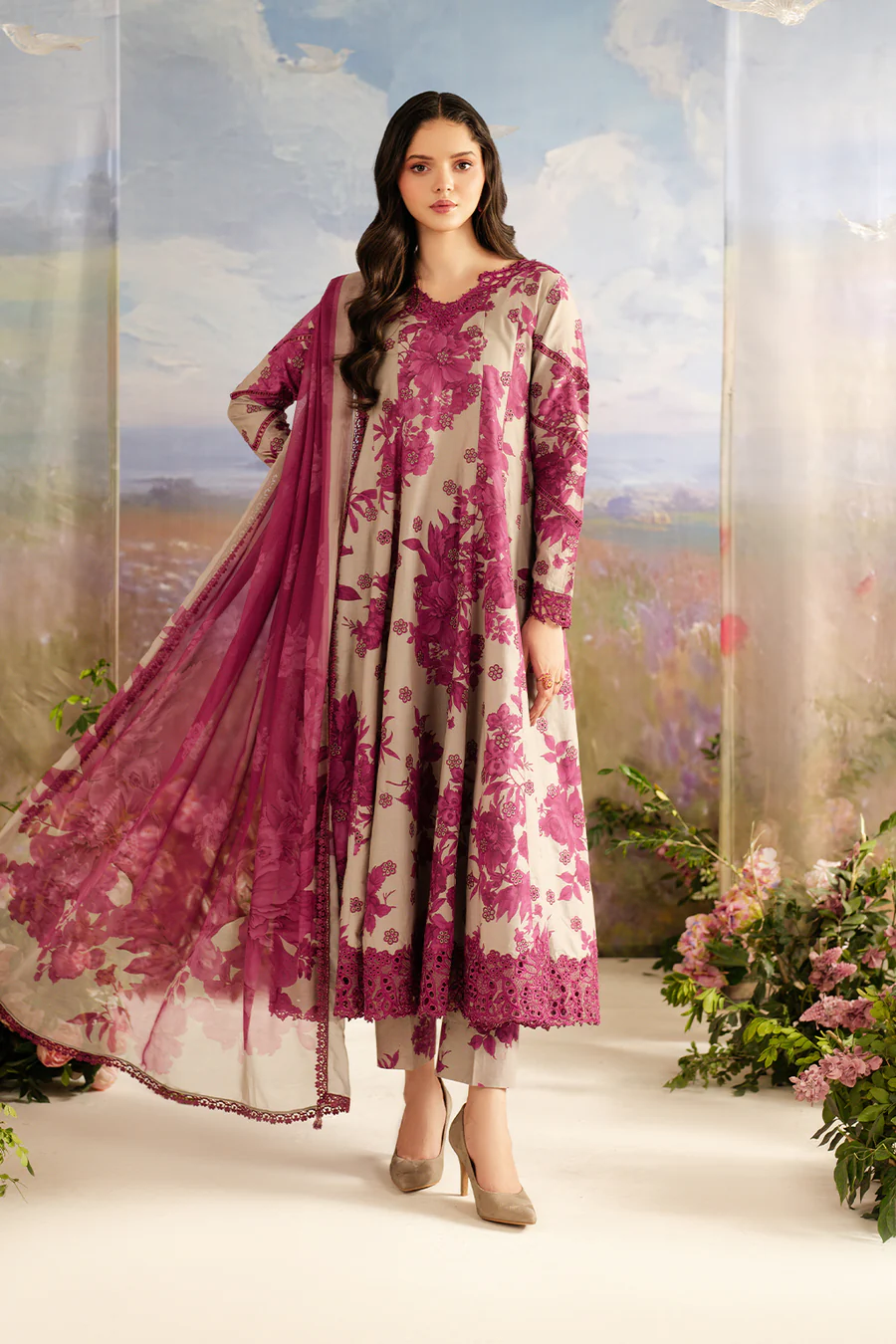 Pakistani Embroidered Lawn Collection - UE-457 Embroidered Printed Lawn - Latest Pakistani Salwar Kameez Punjabi Suit Designer Wear.
