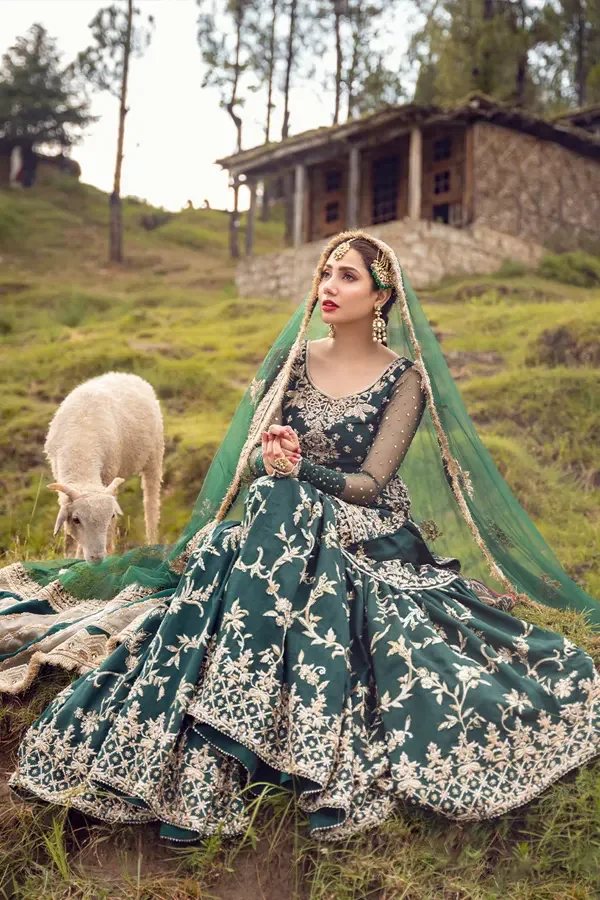 Faiza-Saqlain-Durkhanai.webp