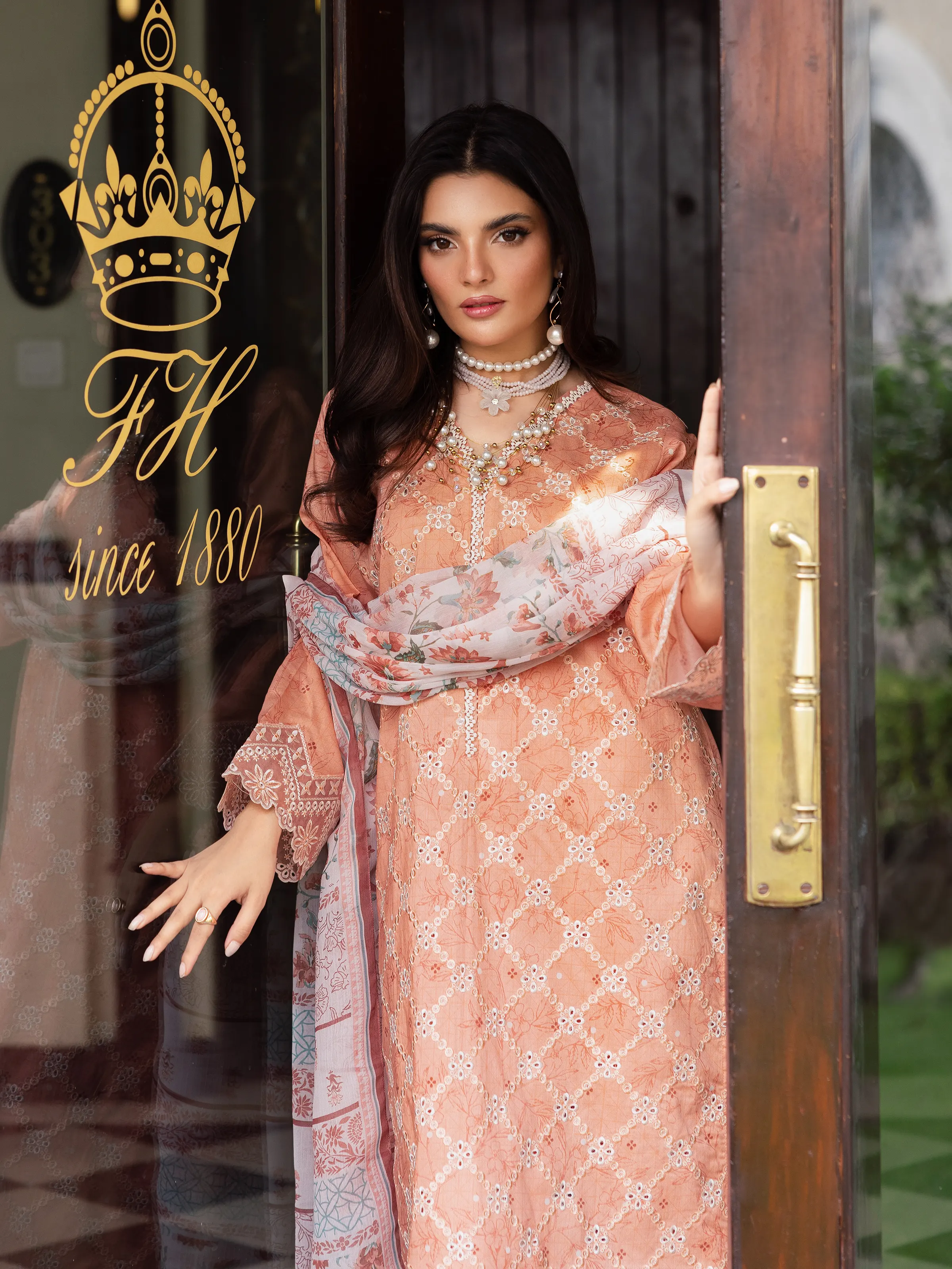 25_W_WomanUnStitched_EWU5V1-31400-3P_5.jpg