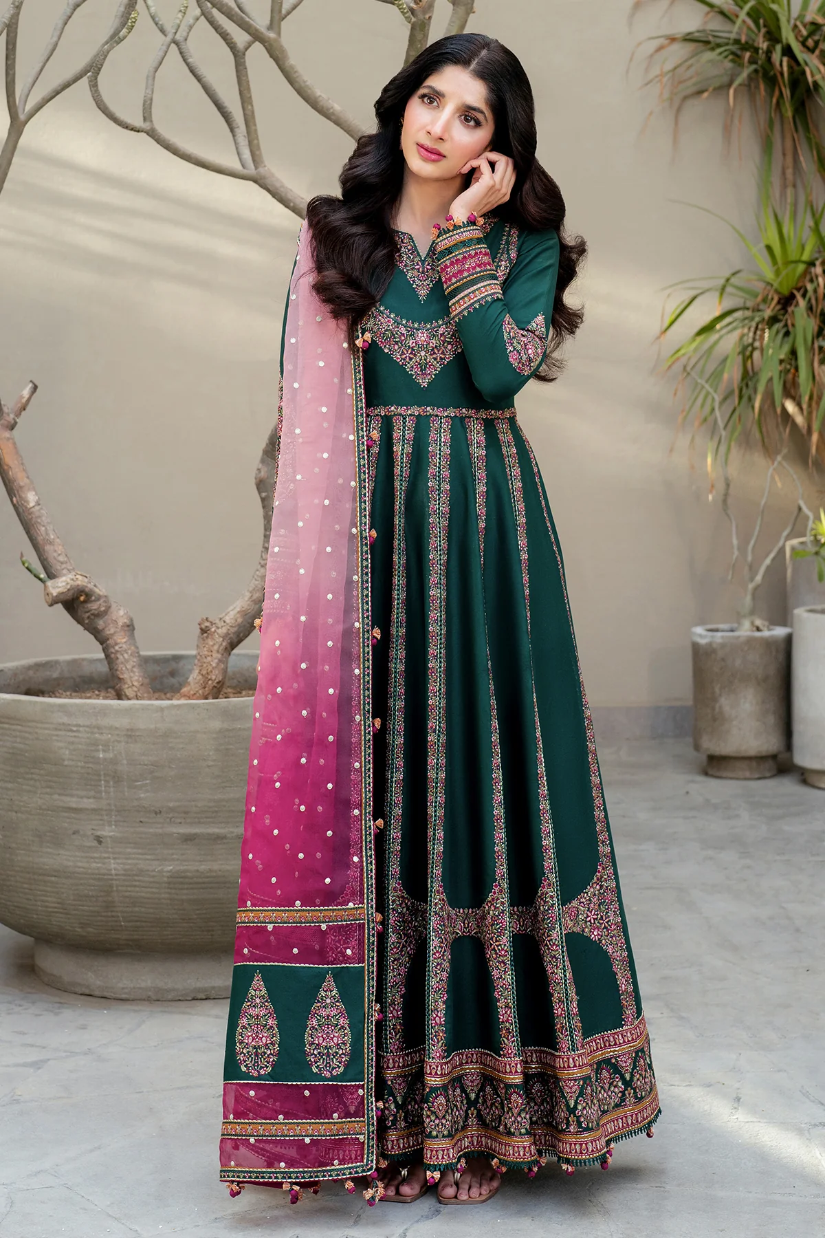 Pakistani Embroidered Luxury Lawn SL25-D1 Unstitched Suit | Latest Pakistani Salwar Kameez Punjabi Suit Designer Wear.