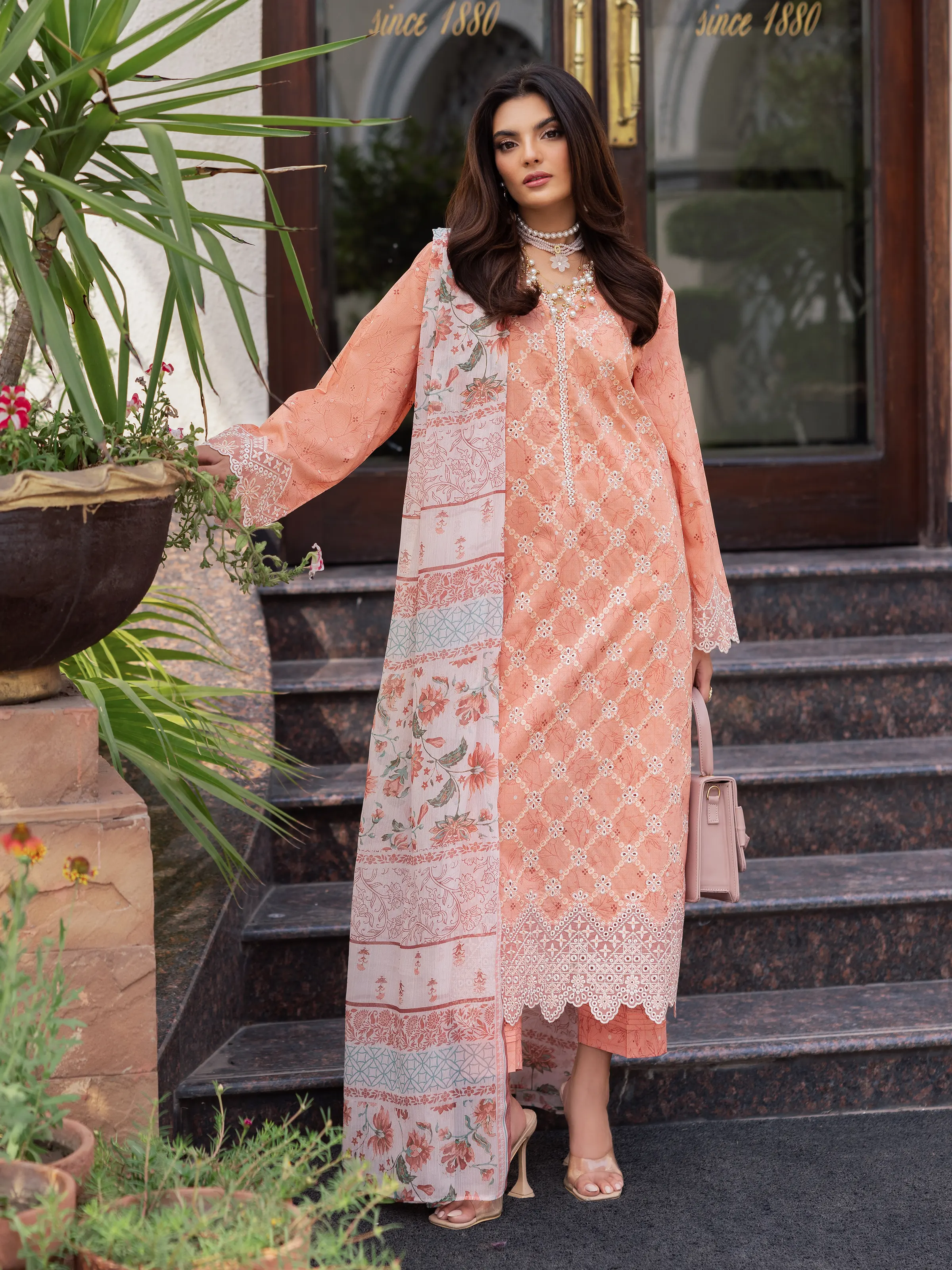 25_W_WomanUnStitched_EWU5V1-31400-3P_7.jpg
