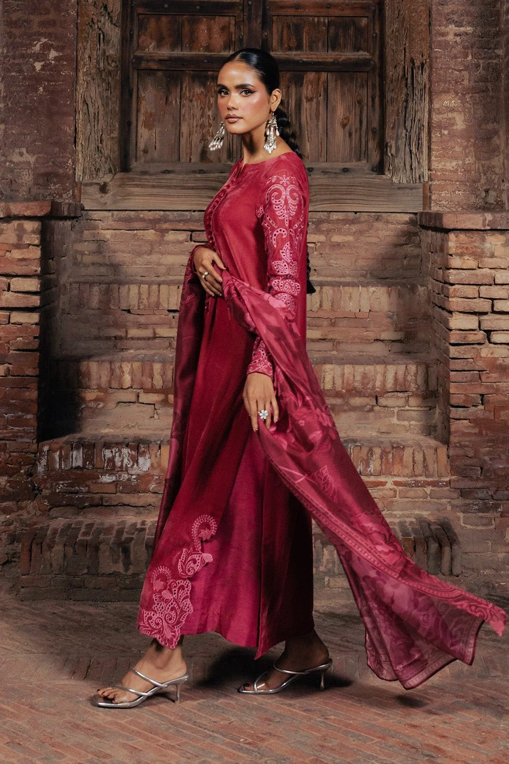 MWS-5611_2_fancy_suit.jpg