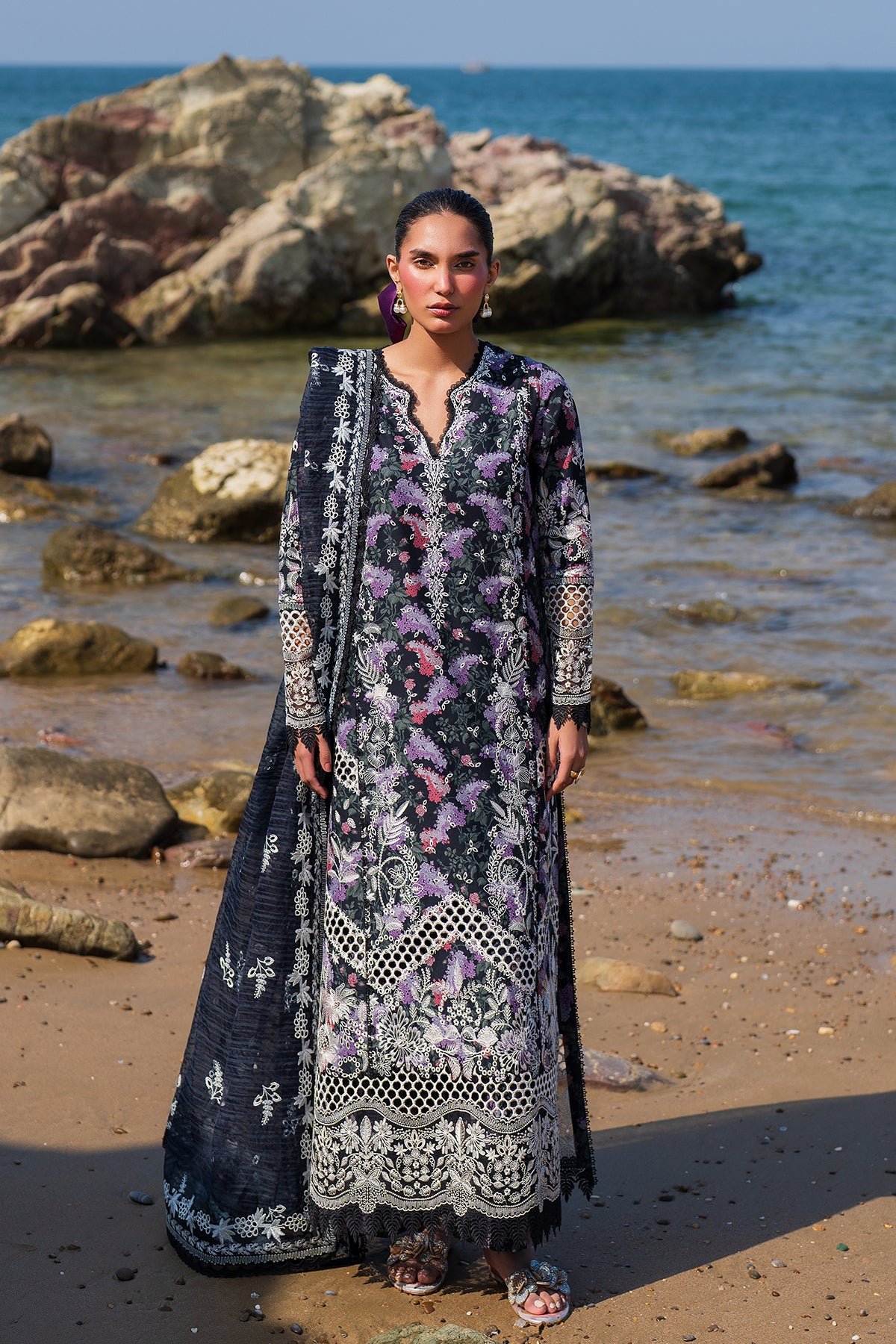 Pakistani Embroidered Lawn Suit Unstitched Velour_Zeh-89 | Latest Pakistani Punjabi Suits Salwar Kameez Designer Wear.