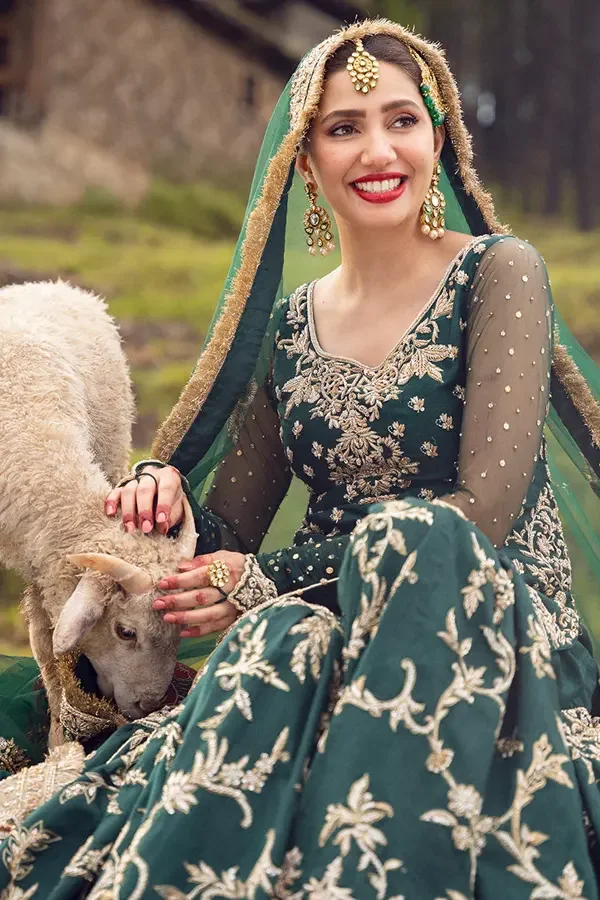 Faiza-Saqlain-Durkhanai3.webp
