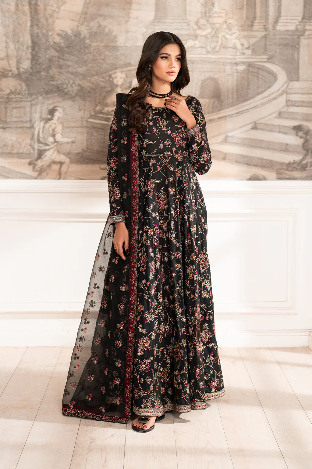 Pakistani Embroidered Lawn Collection - UE-204 Embroidered Lawn - Latest Pakistani Salwar Kameez Punjabi Suit Designer Wear.