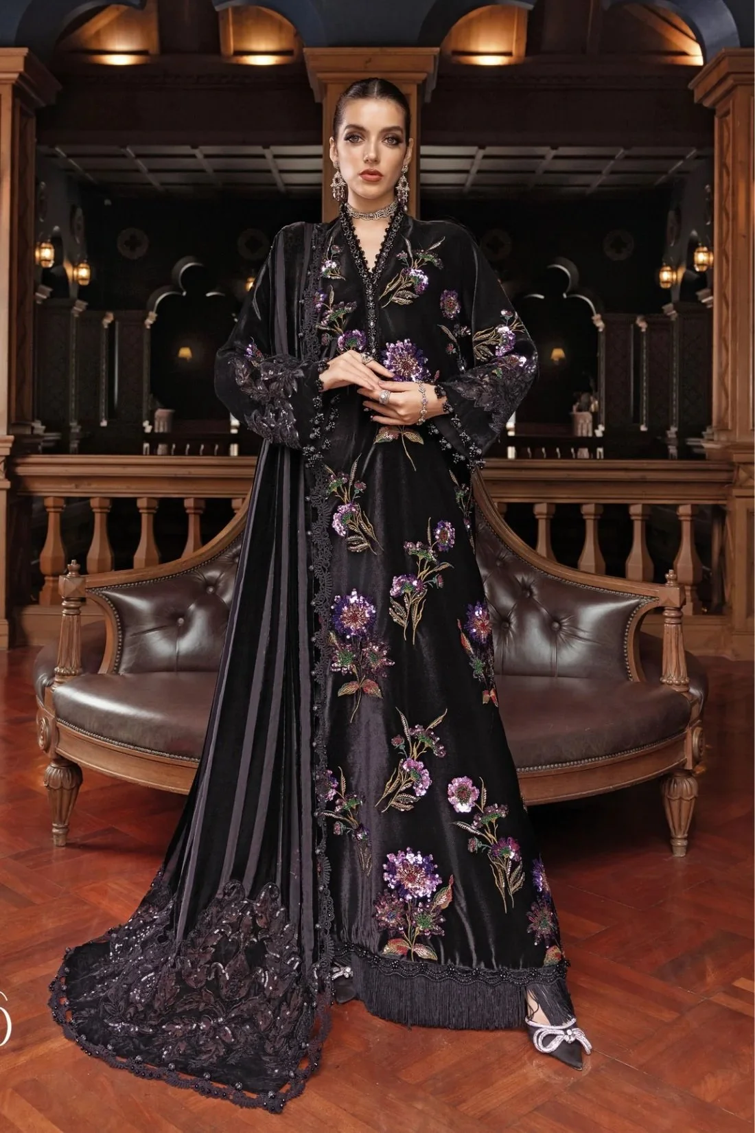 Pakistani Embroidered Velvet 3 Piece Winter Collection With Palaichi Shawl D-6 zbj-854 | Latest Punjabi Suit Designer Wear | Pakistani Salwar Kameez.
