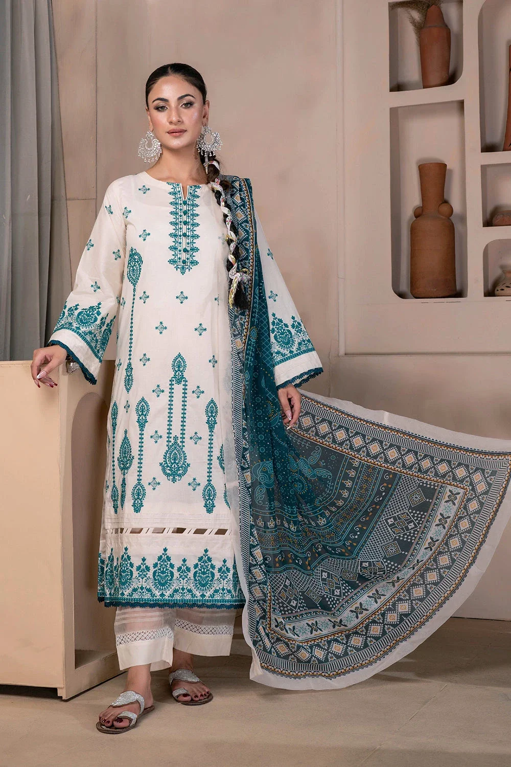 Pakistani Embroidered Piece Unstitched Lawn Suit 3PC Embroidered