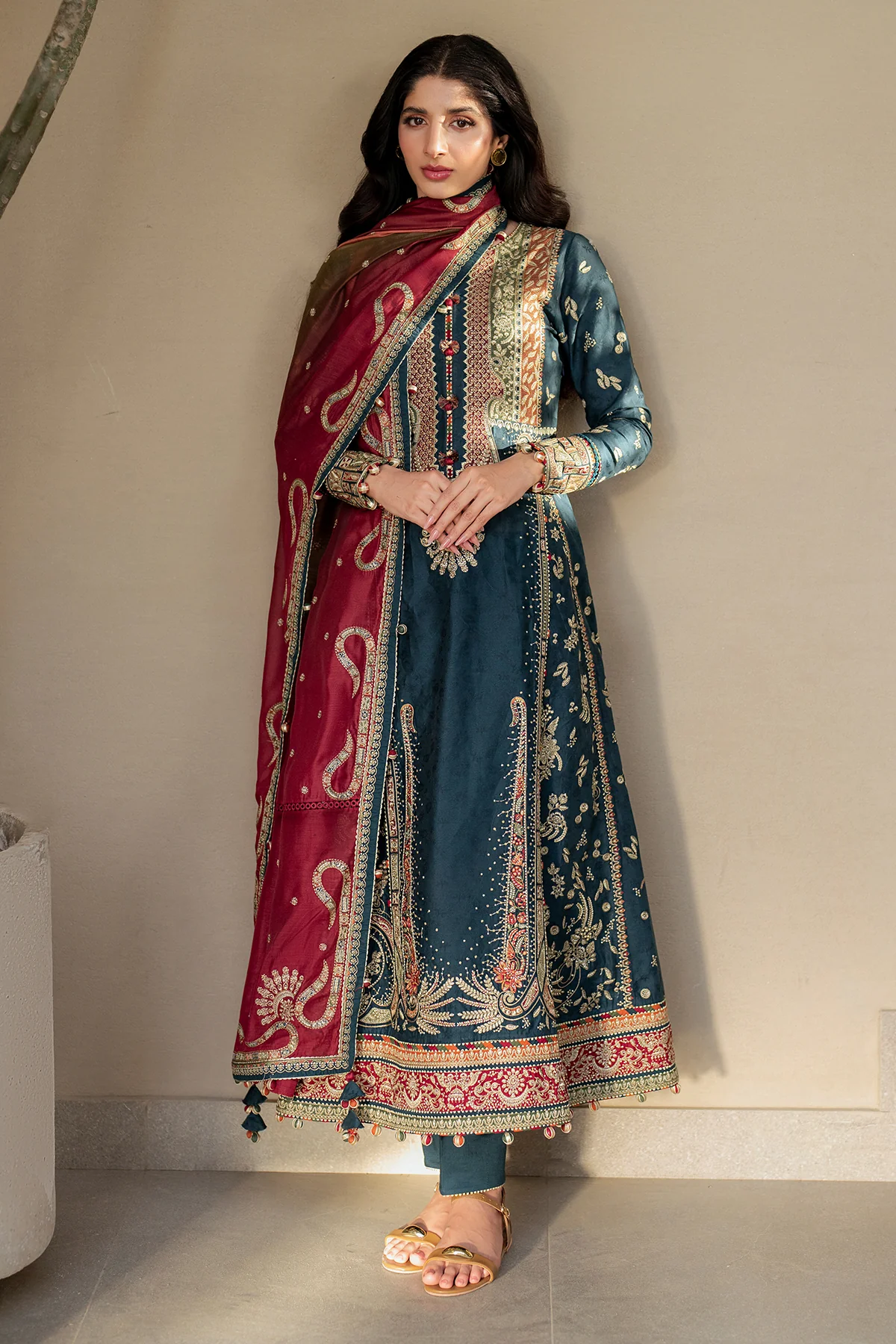 Pakistani Embroidered Luxury Lawn SL25-D3 Unstitched Suit | Latest Pakistani Salwar Kameez Punjabi Suit Designer Wear.