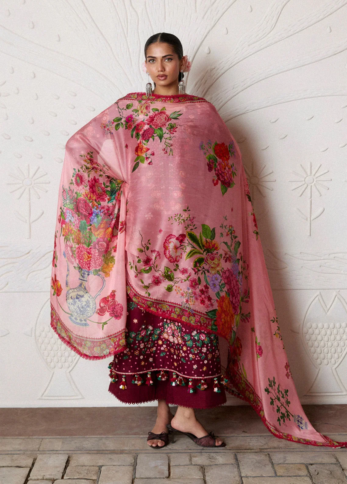 _Embroidered_Lawn_3_Piece_Unstitched_Suit_HR26ZSS_D-KESTANE_2.webp