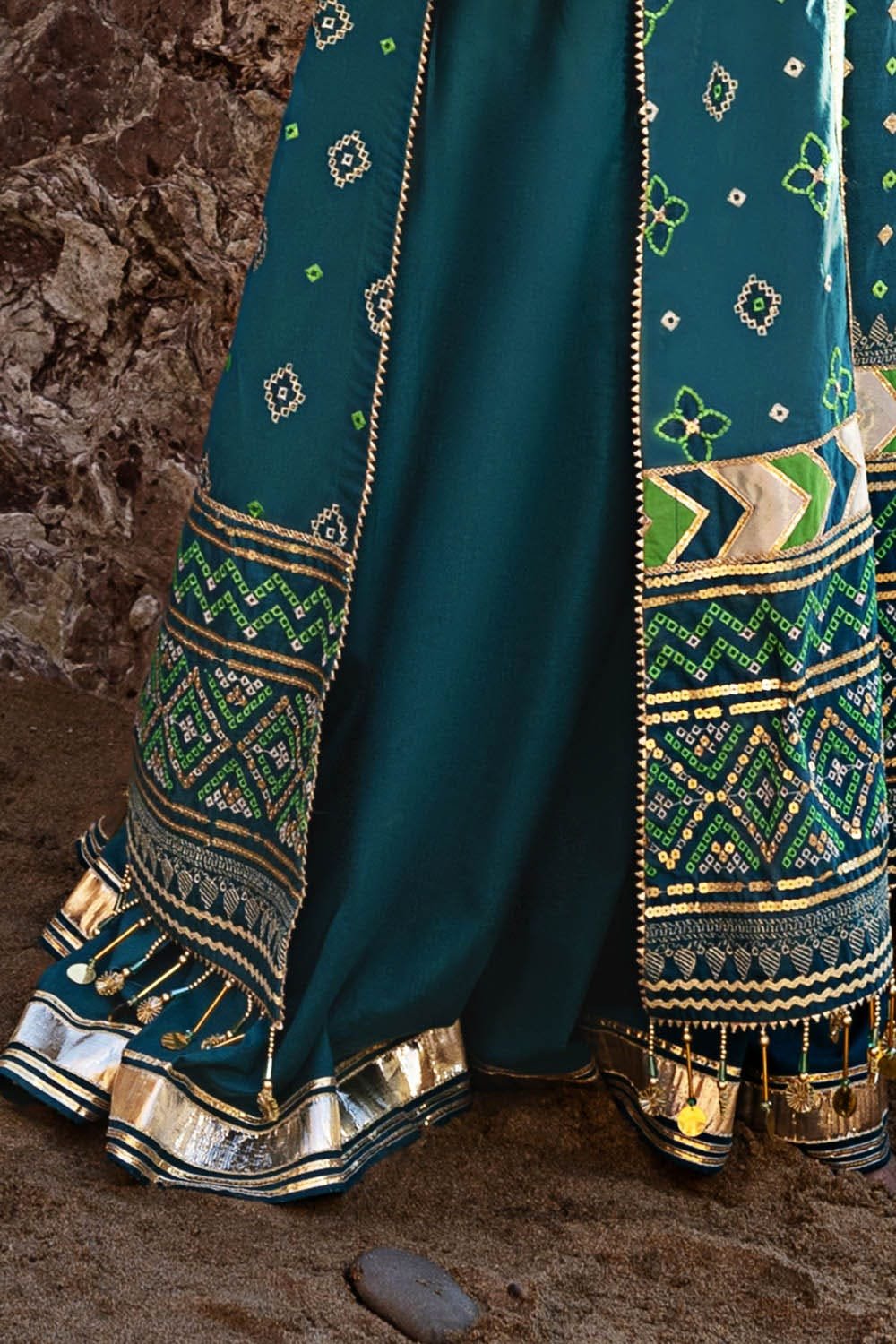 gold-lacquer-printed-chiffon-dupatta-with-lawn-border._zari-_-sequins-embroidered-lawn-gulahmed-bottom-bm-52025.jpg