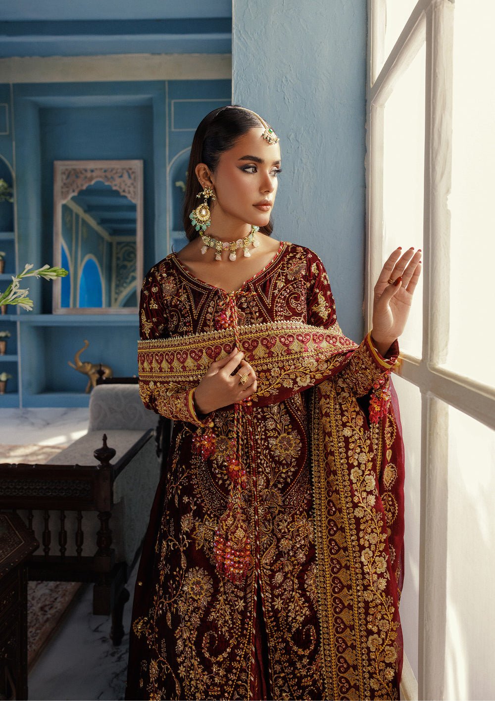aik-atelier-udaipur-luxury-velvet-look-05-4.jpg