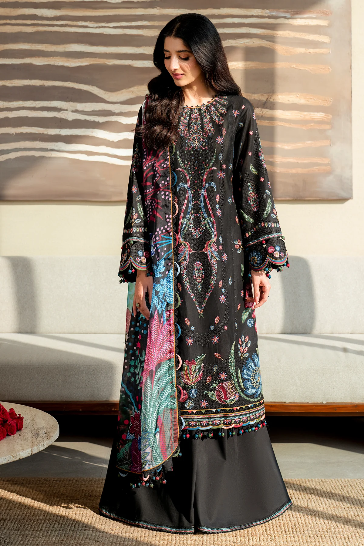 Pakistani Embroidered Luxury Lawn SL25-D10 Unstitched Suit | Latest Pakistani Salwar Kameez Punjabi Suit Designer Wear.