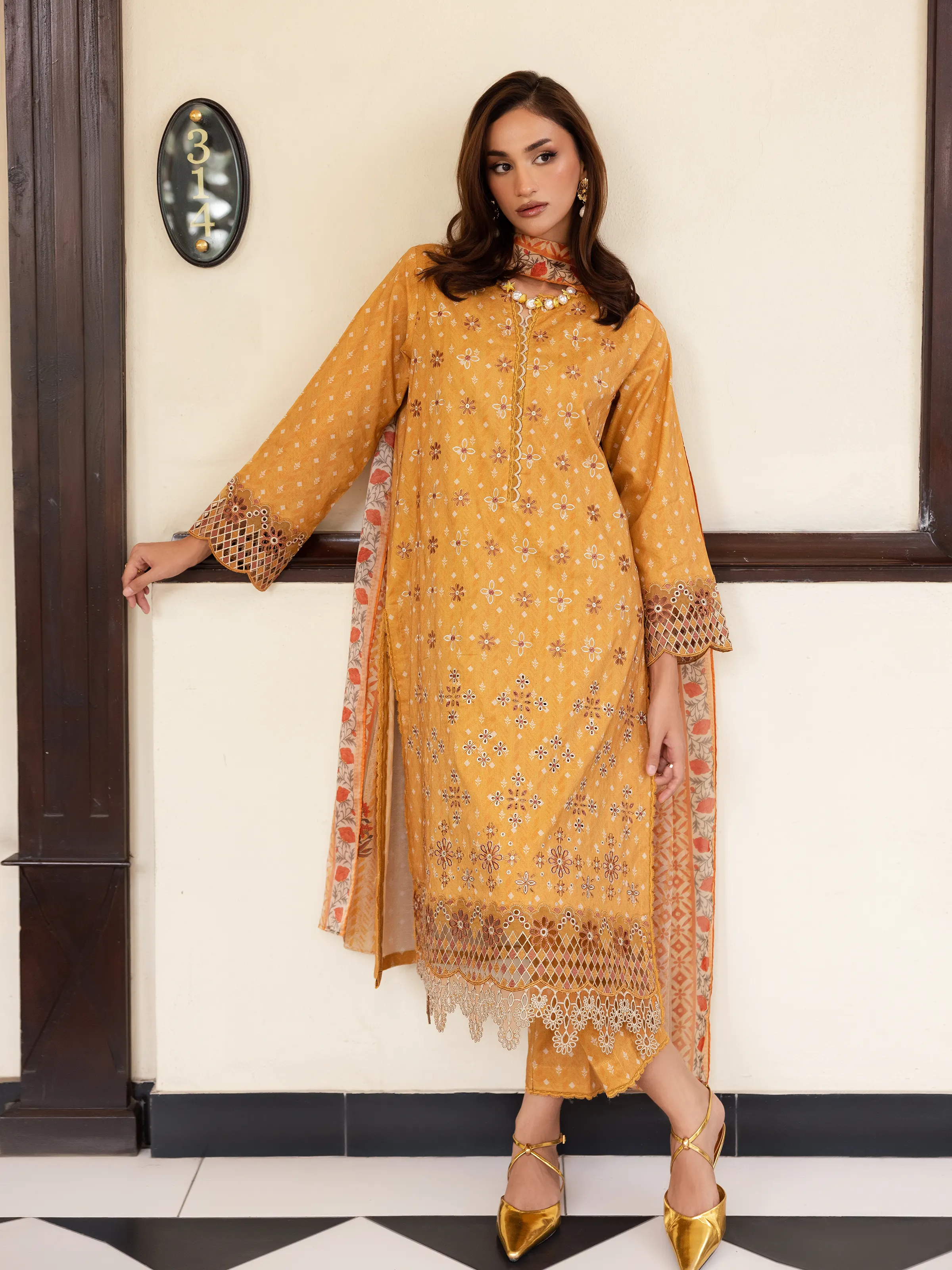 25_W_WomanUnStitched_EWU5V1-31421-3P_6.jpg