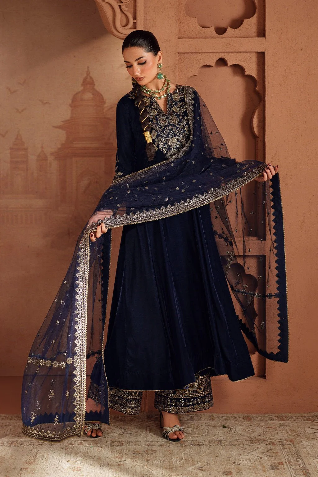 Pakistani IV-66 Embroidered Velvet Izn-93 | Latest Pakistani Salwar Kameez Punjabi Suit Designer Wear.
