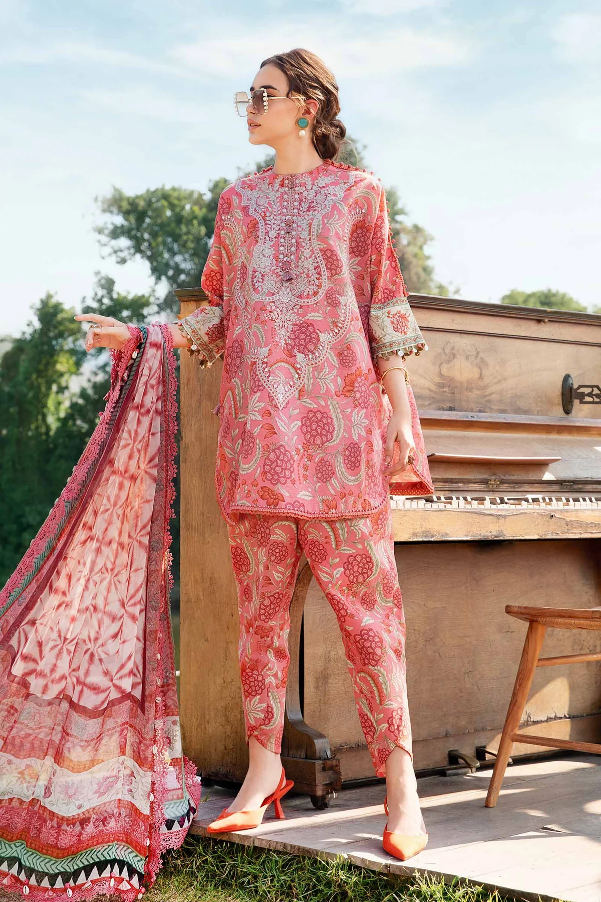 Pakistani 3 Piece Unstitched Printed Lawn Suit | MPT-2513-A | Latest Pakistani Punjabi Suits Salwar Kameez Designer Wear.