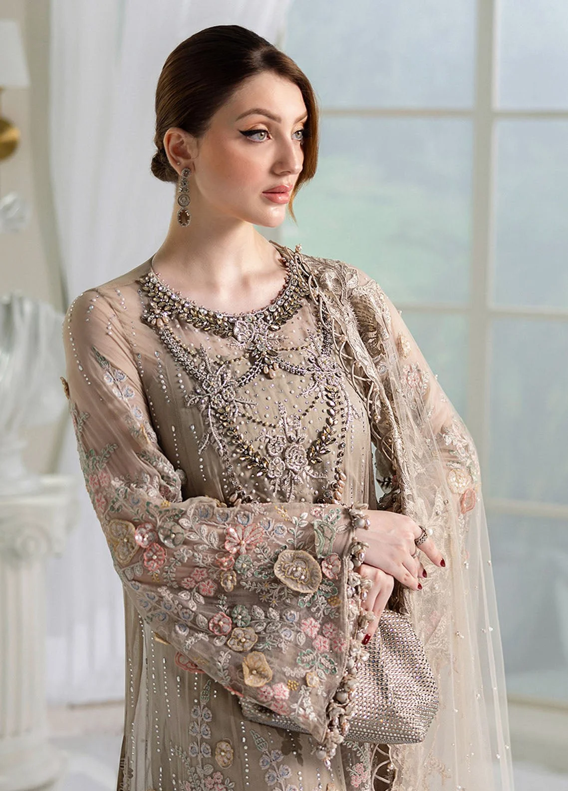 maria-b-embroidered-chiffon-suits-unstitched-3-piece-mb25cu-d-07-formals-collection_4.jpg