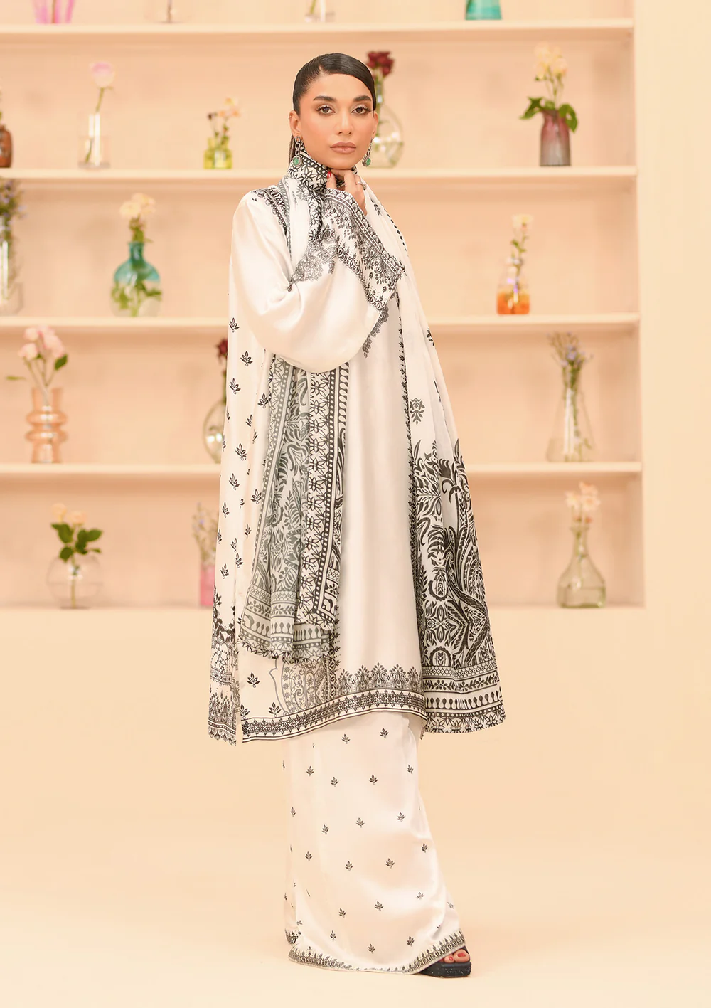 aik-atelier-miss-aik-rtw-24-drop-1-look-02-4.jpg