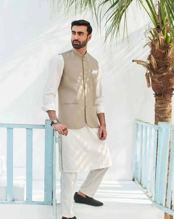 beige-on-white-3pc-366001.jpg