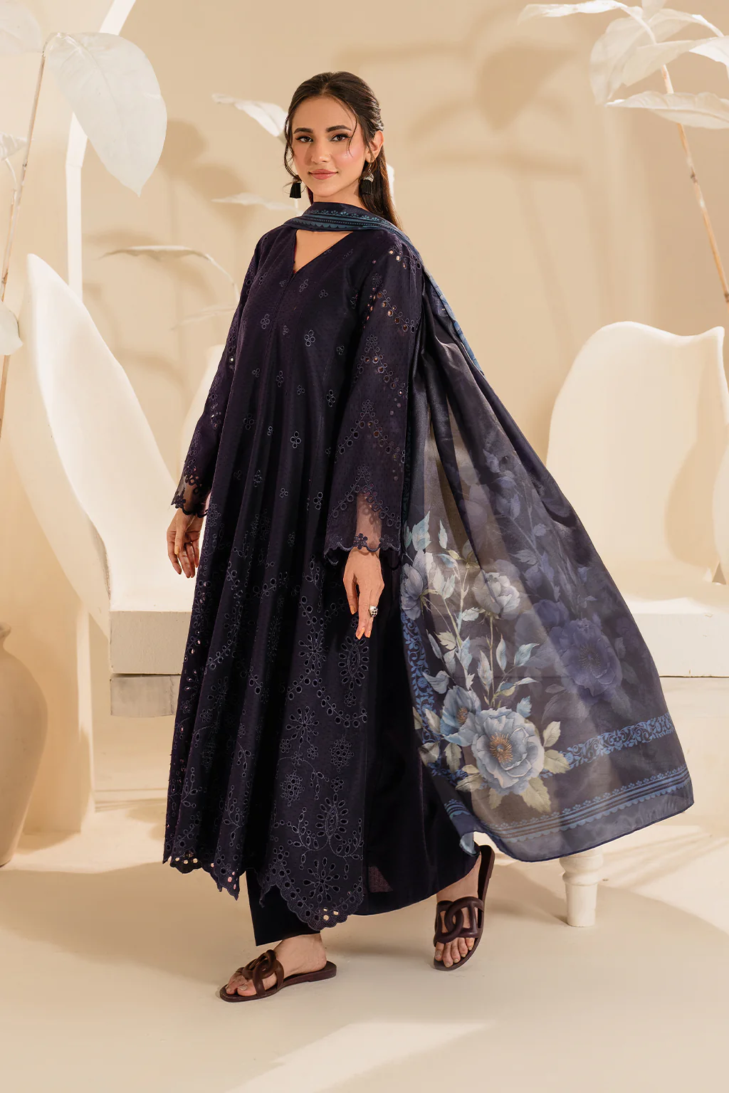 Pakistani Embroidered Lawn Collection - UE-427 Embroidered Textured Lawn - Latest Pakistani Salwar Kameez Punjabi Suit Designer Wear.