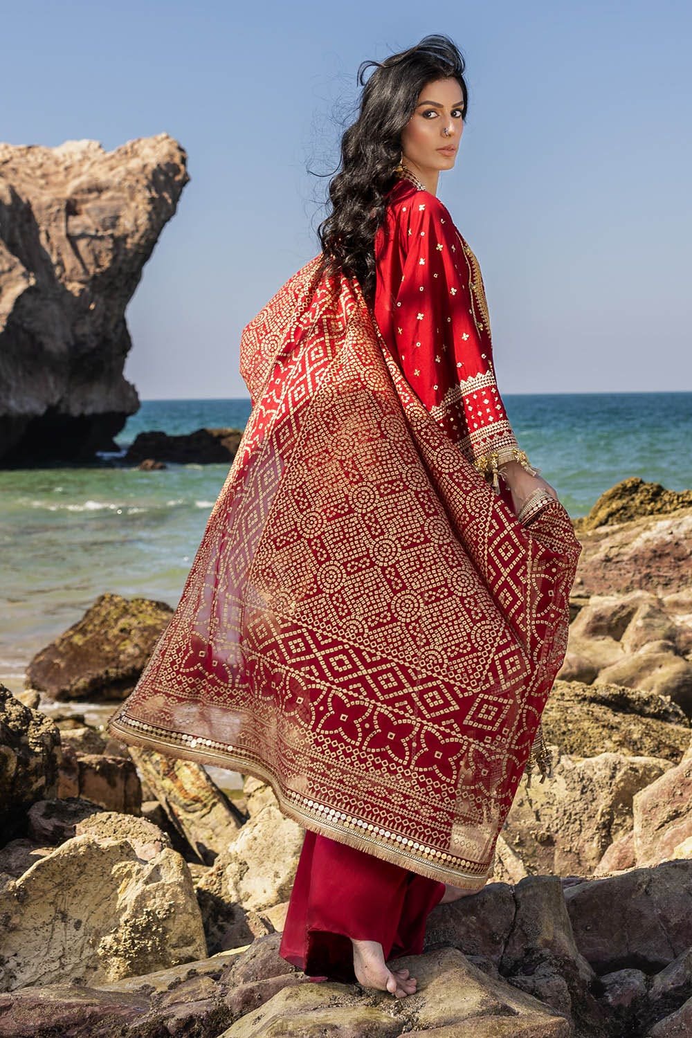gold-printed-chiffon-zari-sequins-embroidered-lawn-lace-gulahmed-back-bm-52018.jpg