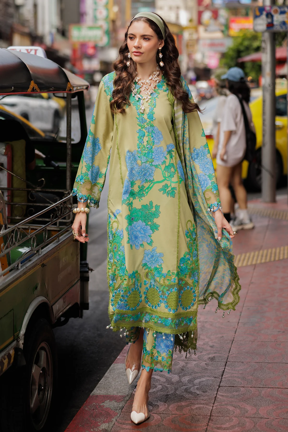 Pakistani 3-PC Unstitched Embroidered Lawn Collection CRB5-17 || Suit Latest Pakistani Punjabi Suits Salwar Kameez Designer wear.