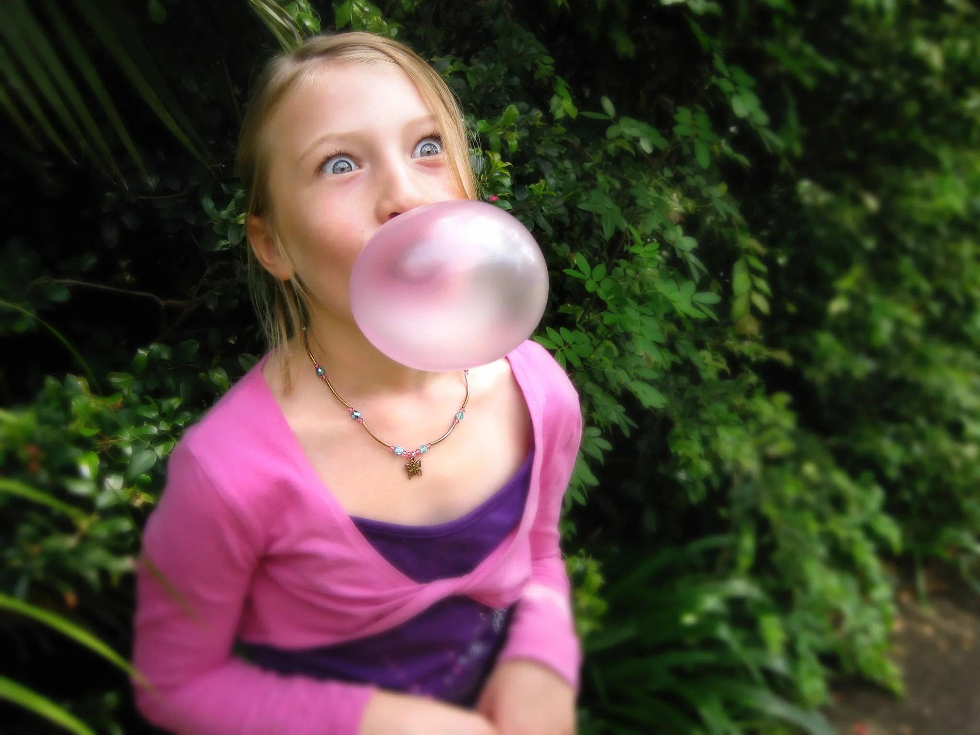 alyse-20100321-pink-and-green-blowing-bubbles.jpg