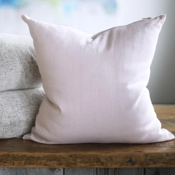 The Dovey Pillow