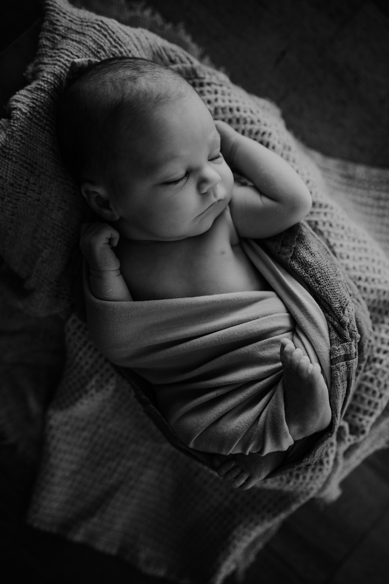 newborn-photographer-rustic-in-home-belfast