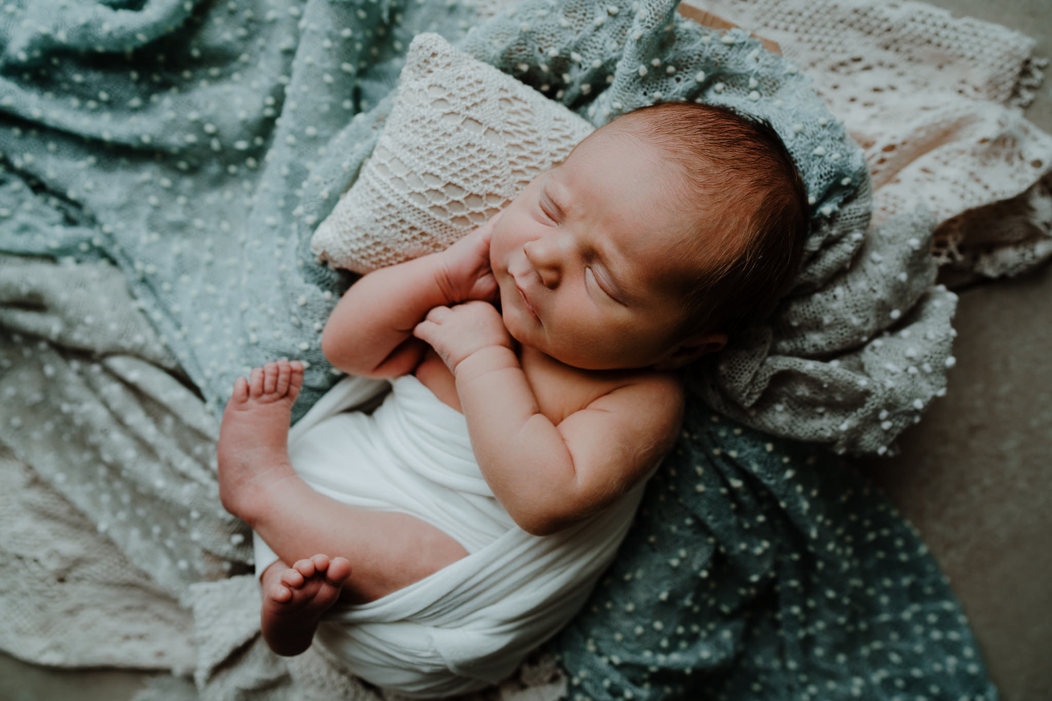 Fox-Newborn-photographer-belfast-the-snug-sessions-6.jpg