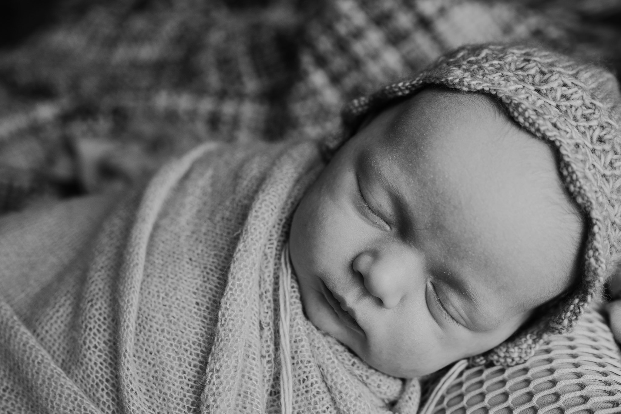 newborn-photographer-belfast-the-snug-sessions-Nora-6.jpg