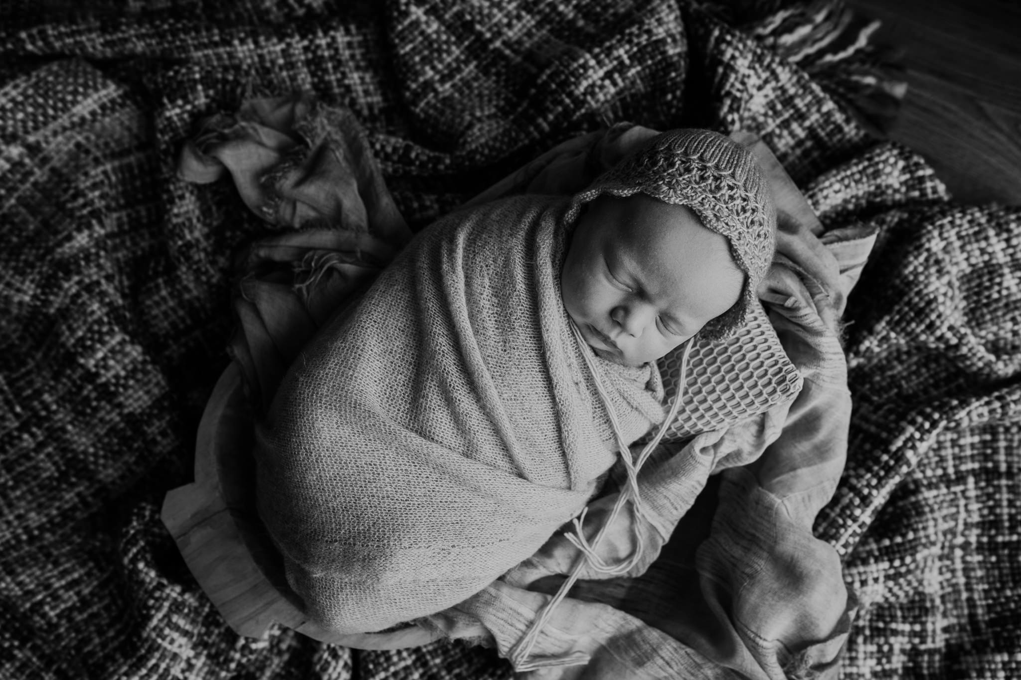 newborn-photographer-belfast-the-snug-sessions-Nora-4.jpg