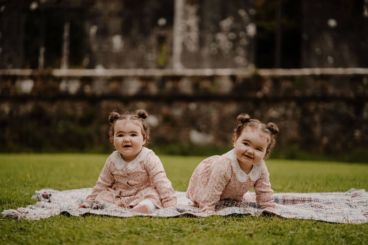 What a difference a year makes!
.
Evie and Skye turn 1 tomorrow and I was super honoured to be invited back to document their first birthdays
.
---&gt; to see just how teeny tiny cute and squishy they were at their snug session last year 😭😍
.
#twin