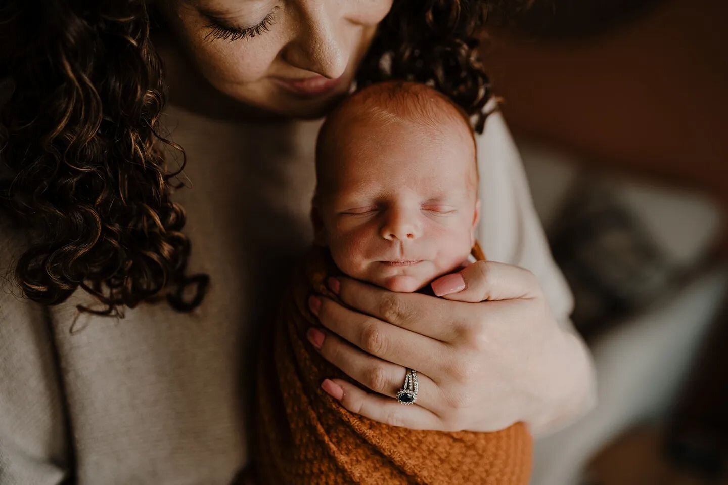 So many shoots and not enough time to post, I'm just loving all these spring and early summer babies!
.
Little Elijah stole my heart during his snug session just look at that adorable little pouty mouth 😍
.
People always ask if parent photos are inc