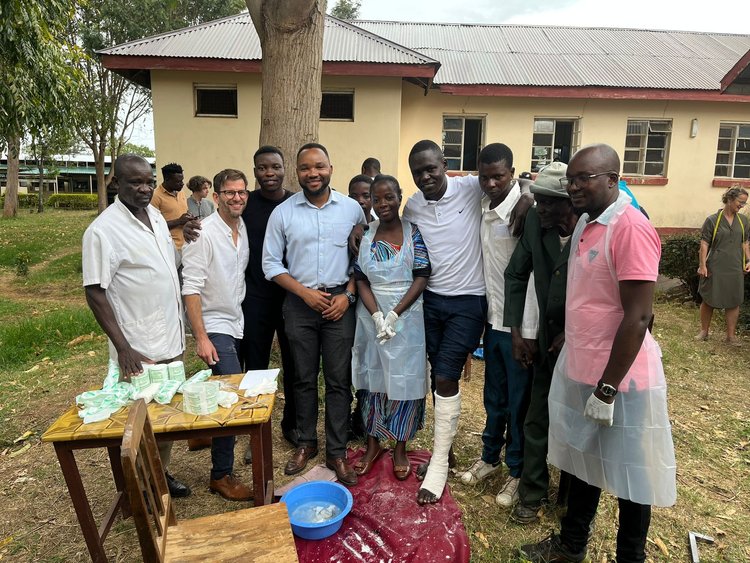 Bonesetters and hospital staff at a casting workshop in Shirati, Tanzania