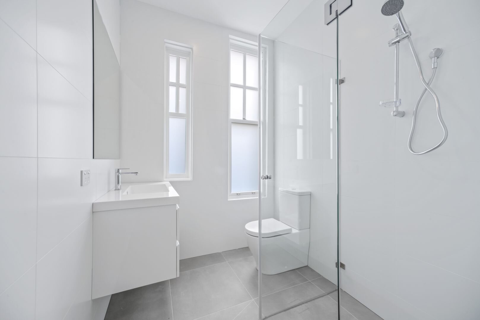 Unit 1 Bathroom.jpeg